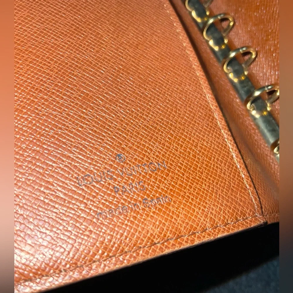 ✅AUTHENTIC LV AGENDA PM PASSPORT HOLDER - Picture 5 of 12